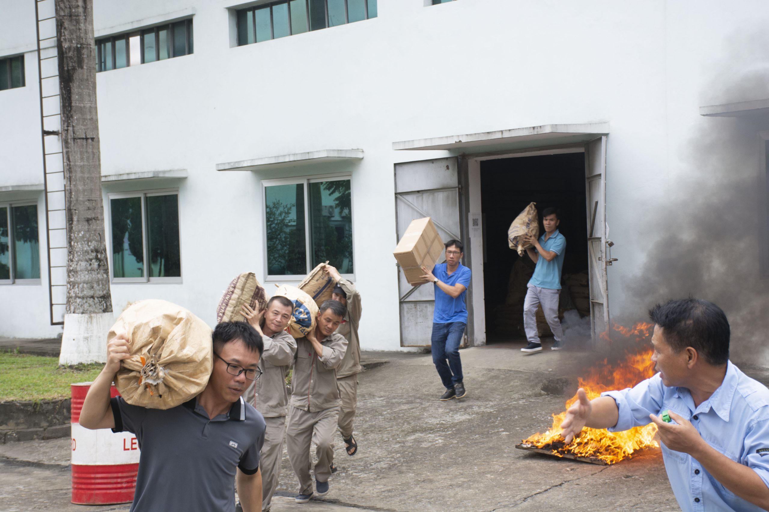 K.I.P Việt Nam tổ chức thực tập phương án PCCC & CNCH K.I.P Việt Nam tổ chức thực tập phương án PCCC & CNCH